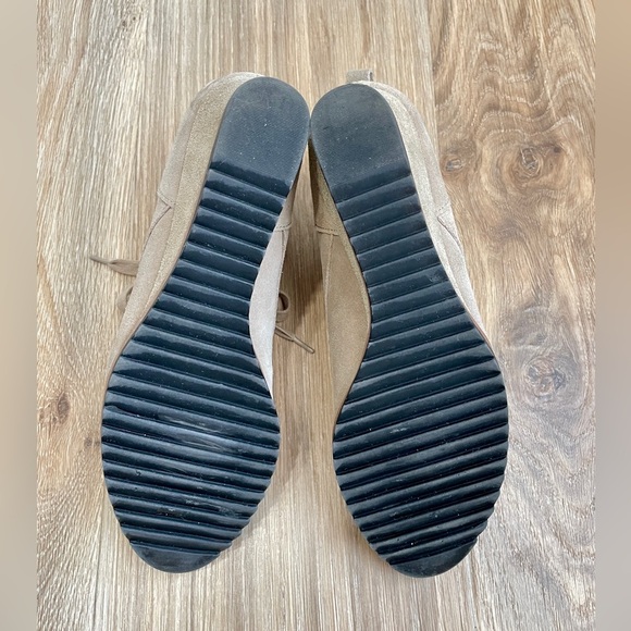 Susina Reid Sand SuedeWedge Lace Up Ankle Boots  Sz 8.5  EUC - Picture 5 of 7